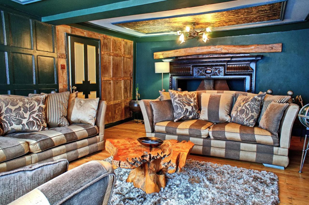 Luxury 9 Bed Manor House Hot Tub Cinema Room Skytv Saffron Walden Exterior photo
